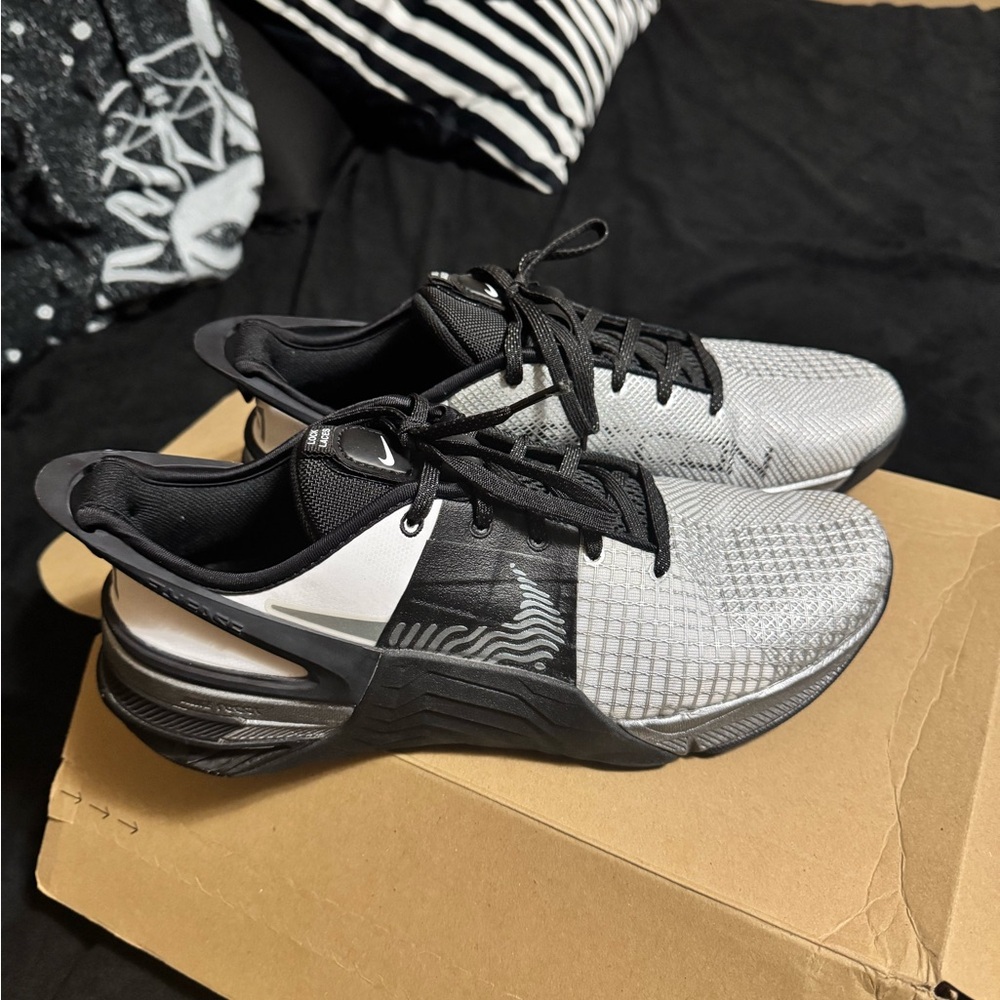 Nike Metcon 8 FlyEase Black and Gray Trainers